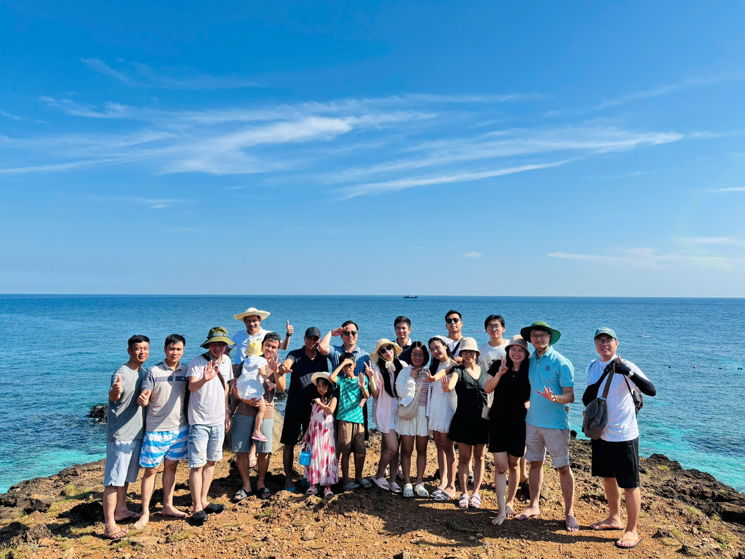 vinci-choi team building; team; điện mặt trời vinci